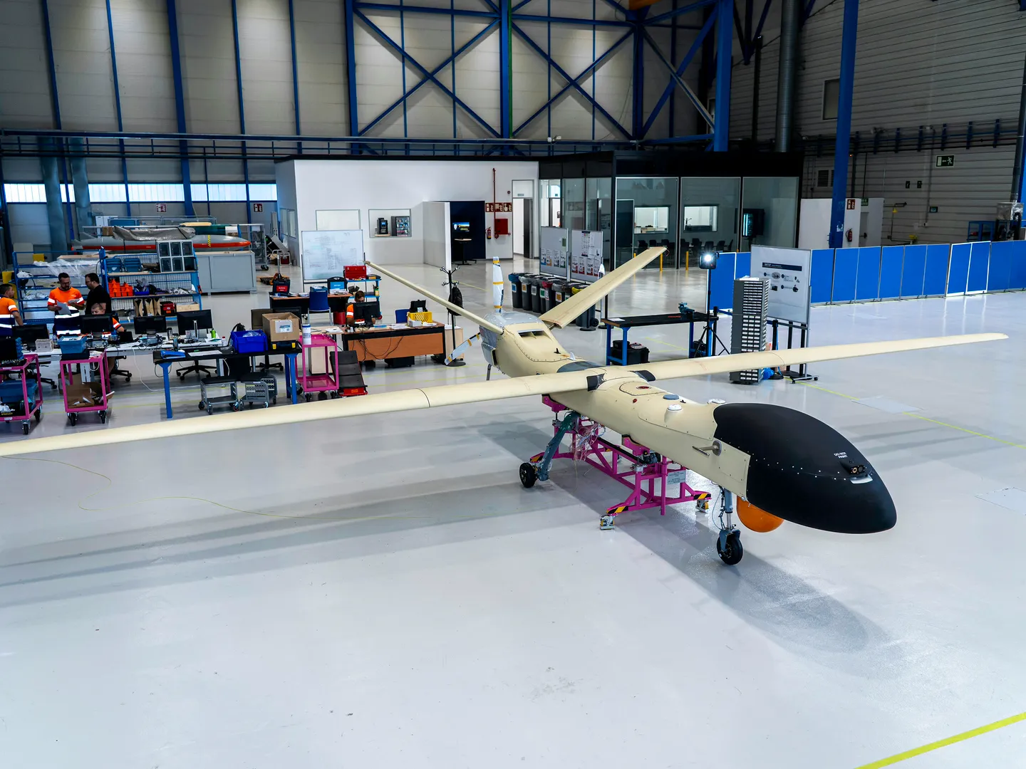 Airbus dévoile le SIRTAP, son nouveau drone militaire, au Salon Aéronautique de Paris 2025