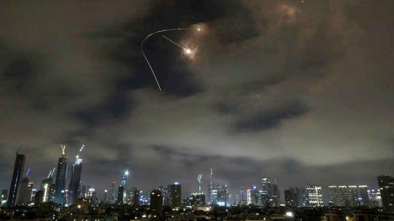 Alerte en Israël : Tir de Cinq Missiles Iraniens