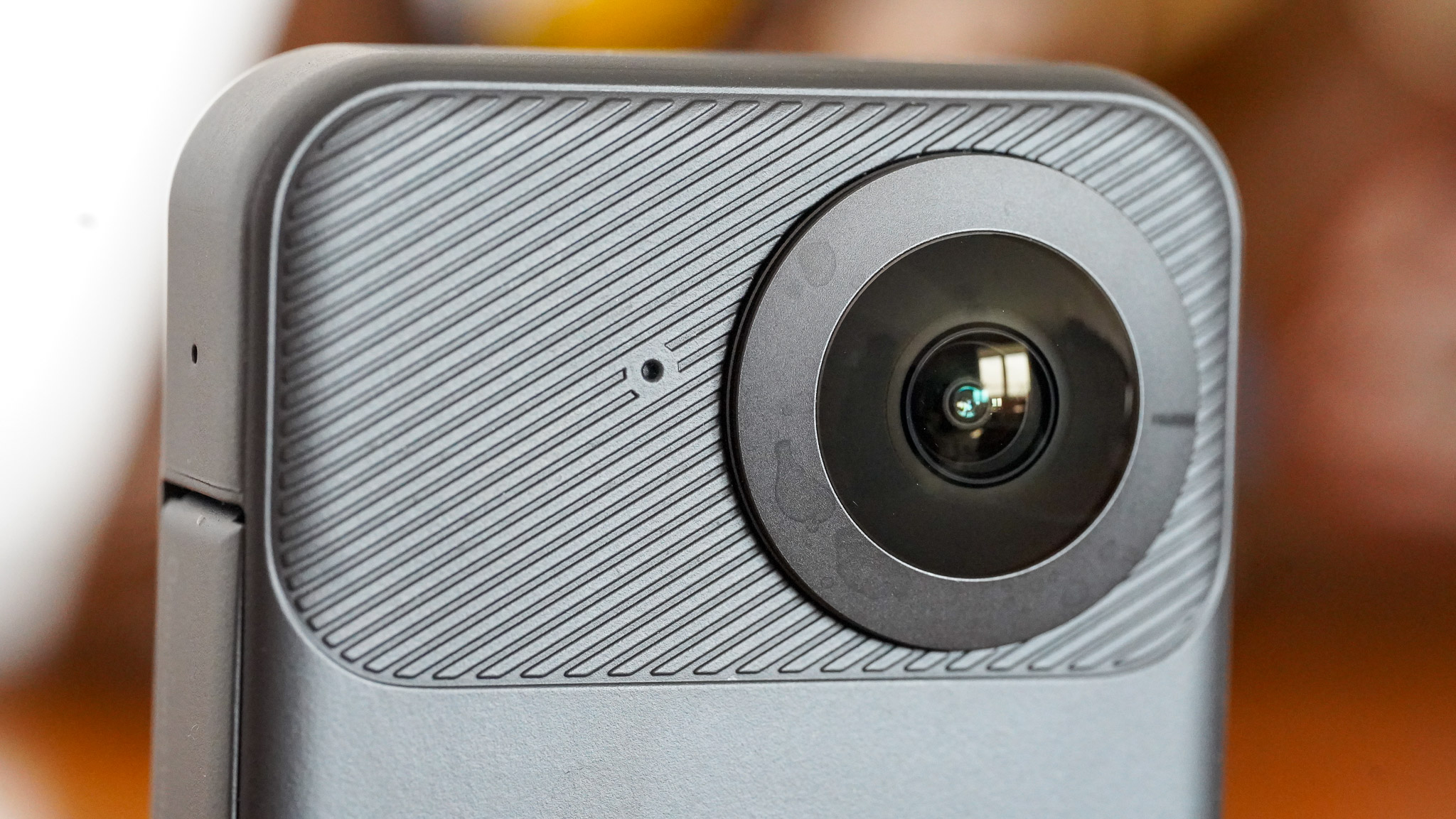 DJI Osmo 360 : Une Conception Inspirée par GoPro avec des Surprises à l&rsquo;Intérieur