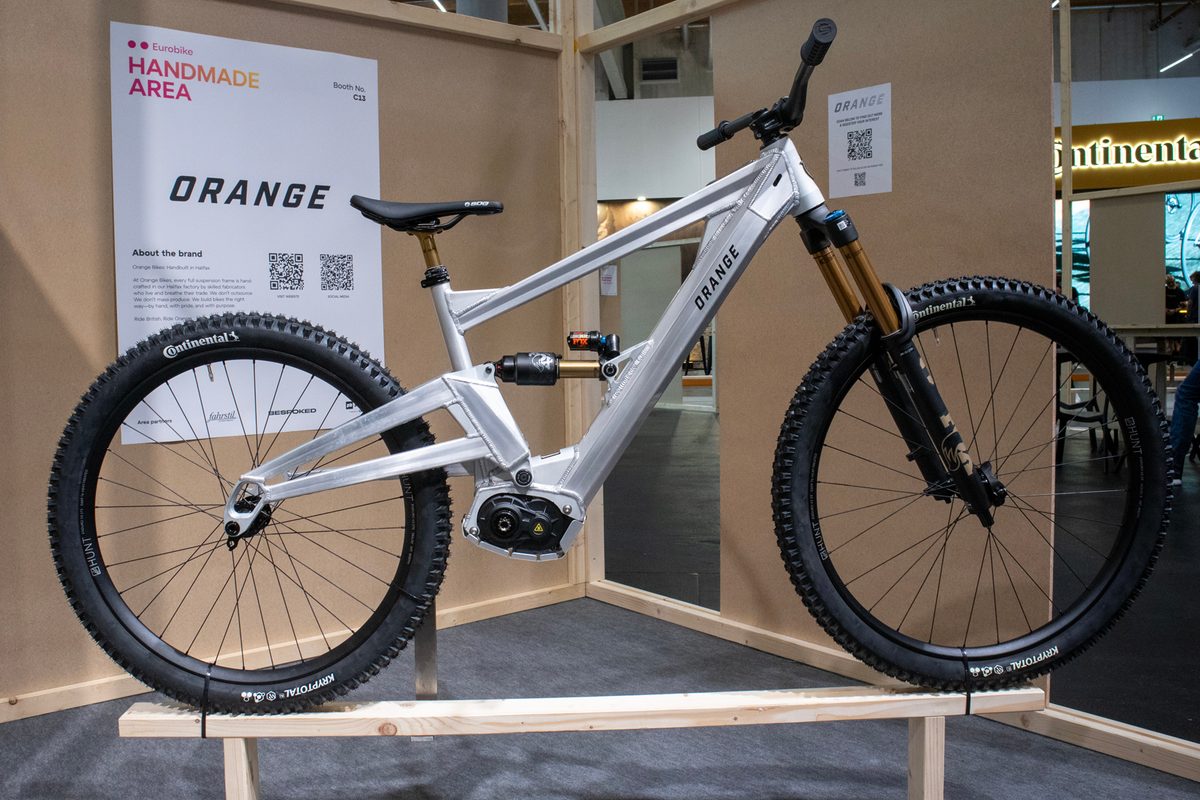 DJI et Orange s&rsquo;associent pour lancer un e-MTB révolutionnaire doté de fonctionnalités de drone