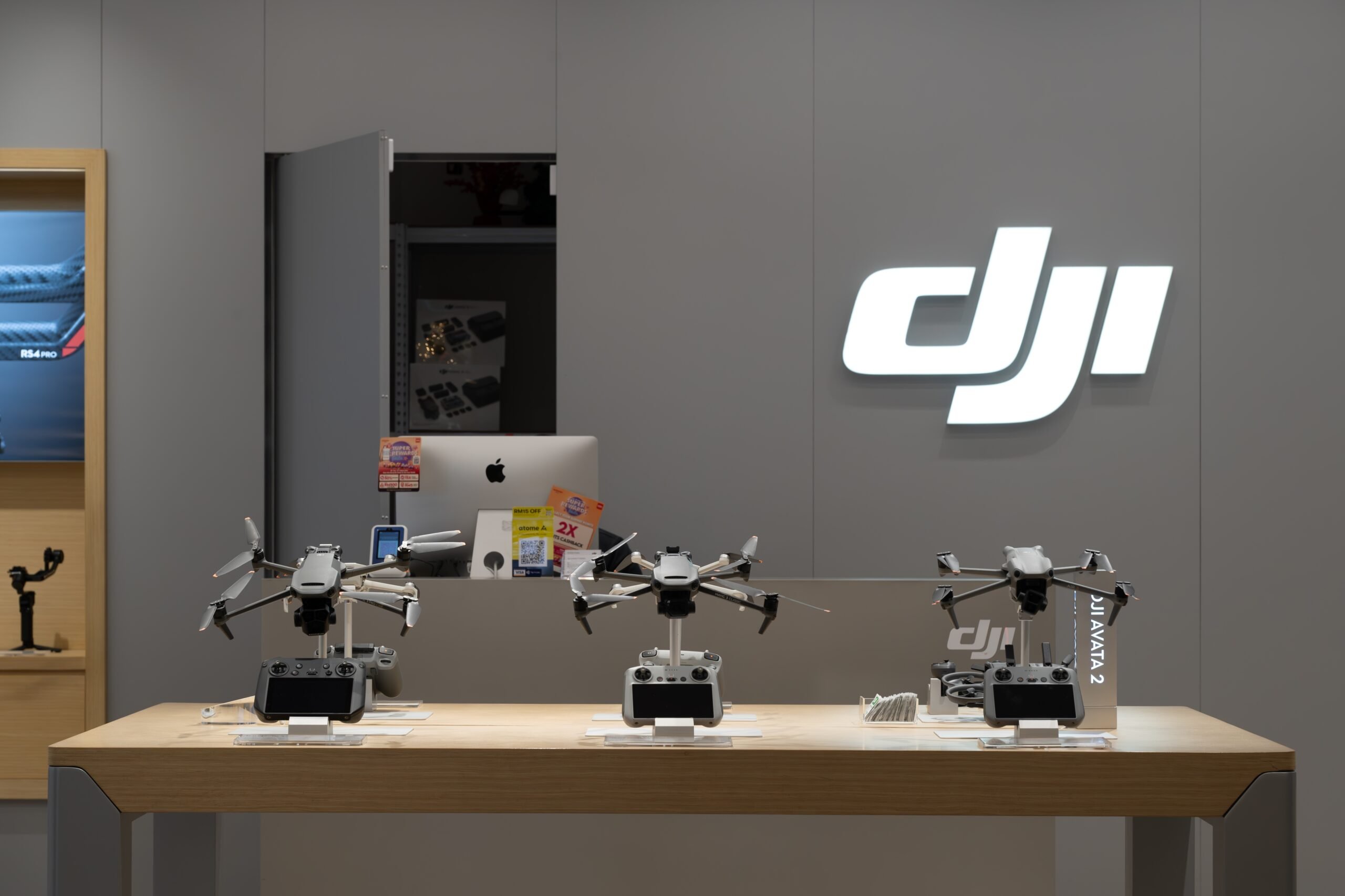 DJI, le géant du drone, se lance dans les aspirateurs intelligents haut de gamme