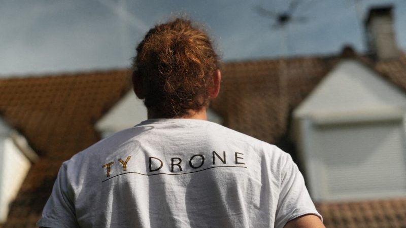 Innovation en France : Un drone pour le nettoyage de toitures dans le Loiret