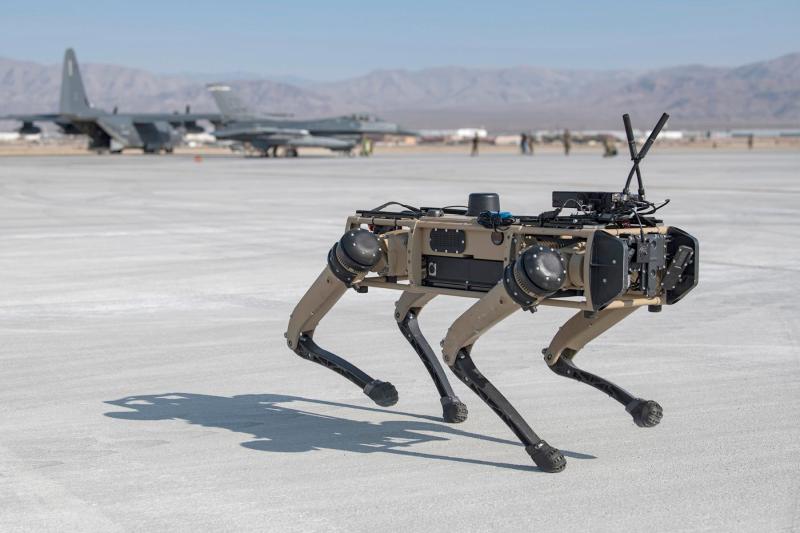 L&rsquo;Ère Nouvelle de la Défense : L&rsquo;Impact des Drones et des Robots Militaires