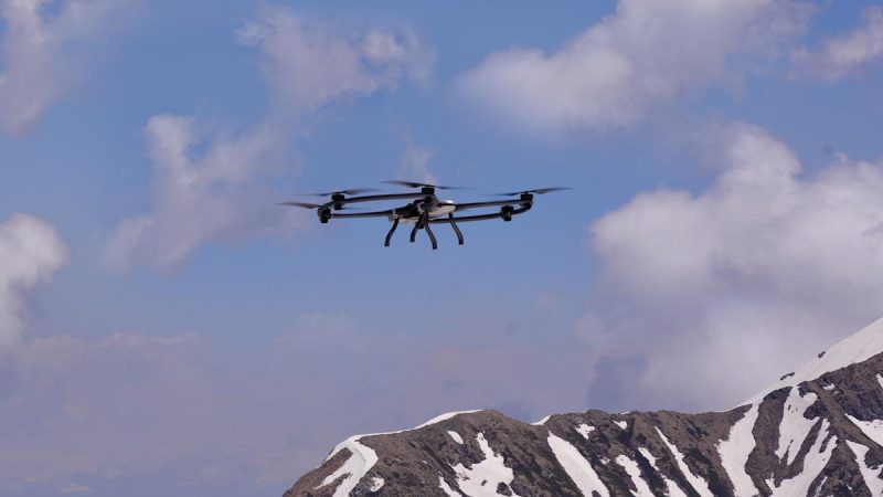 La start-up indienne Raphe mPhibr révolutionne l&rsquo;usage des drones dans l&rsquo;agriculture et la défense