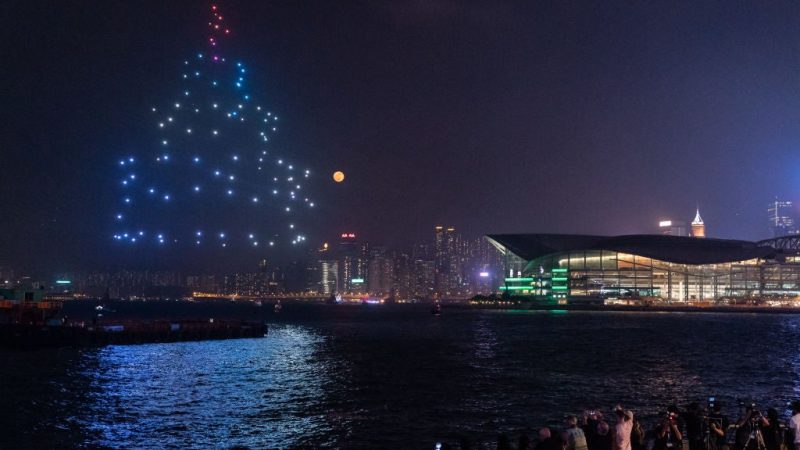 Nouveau record mondial : un spectacle de drones lumineux époustouflant