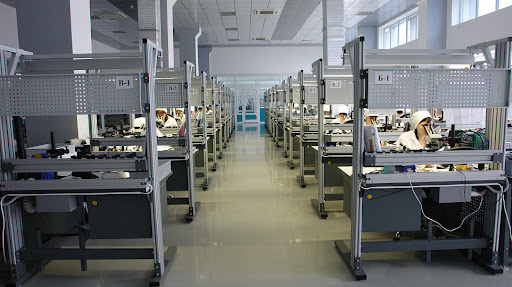 Attaque de drones ukrainiens sur une usine militaire russe