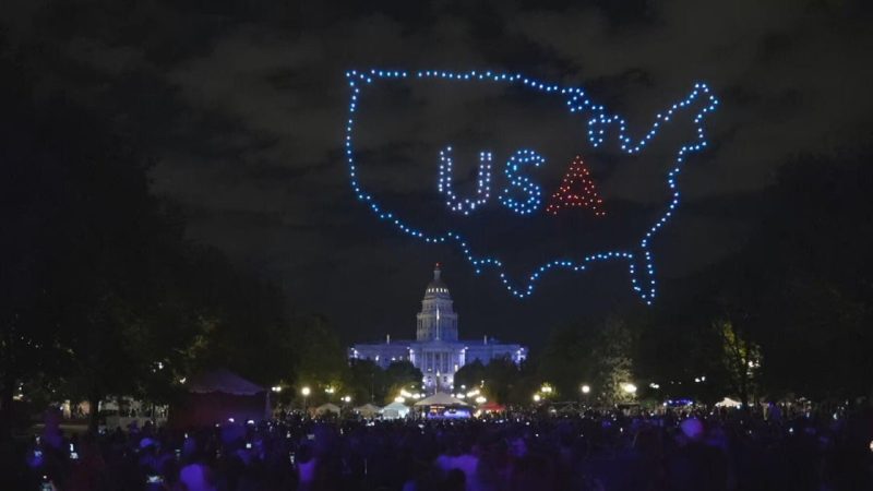 Denver, une soirée magique sous les lumières d’un spectacle de drones