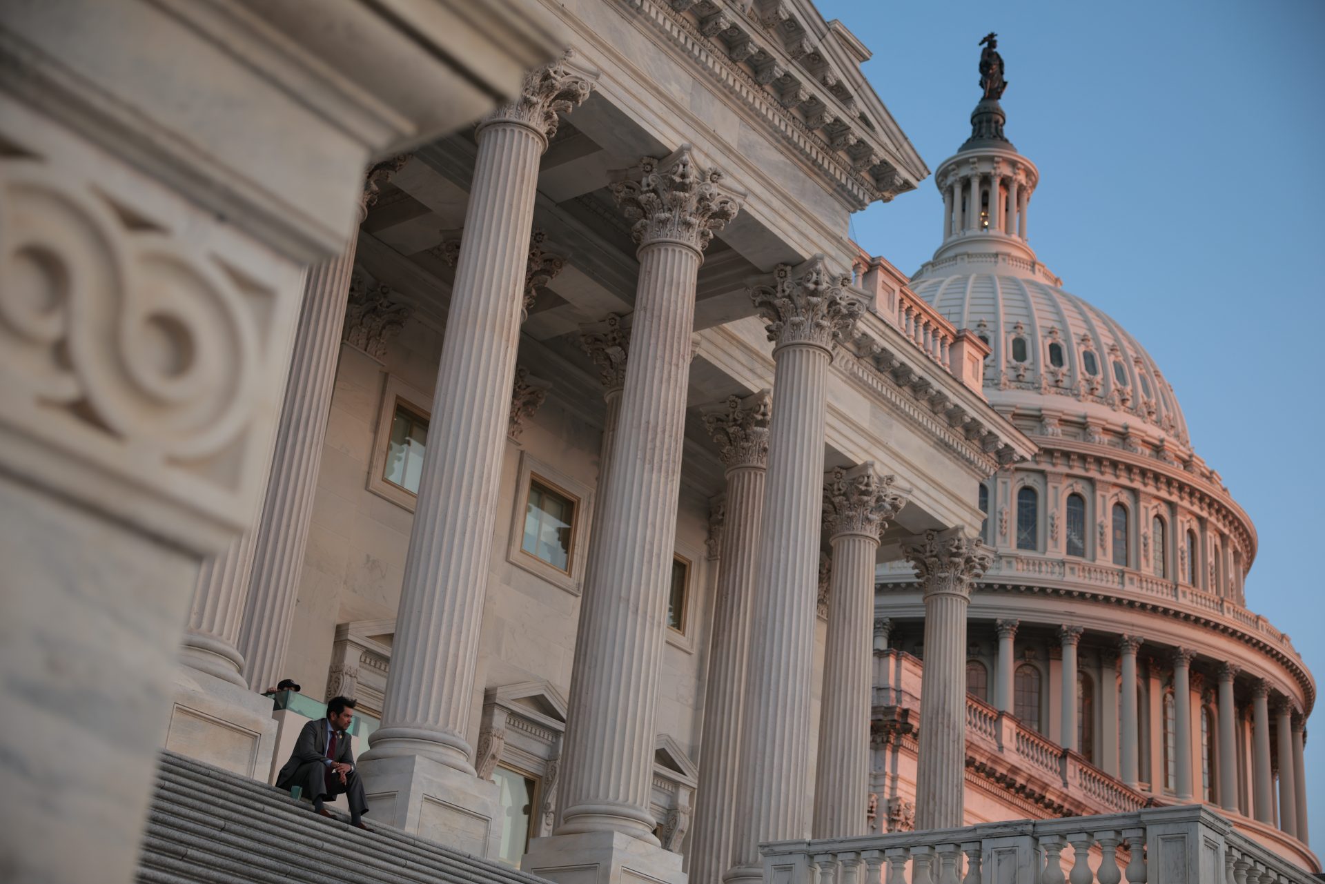 États-Unis : Projet de Loi Surveillant les Manifestations par Drones