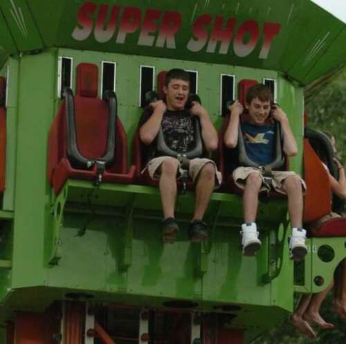 États-Unis – Spectacle de lumière par drones à ItascaFest