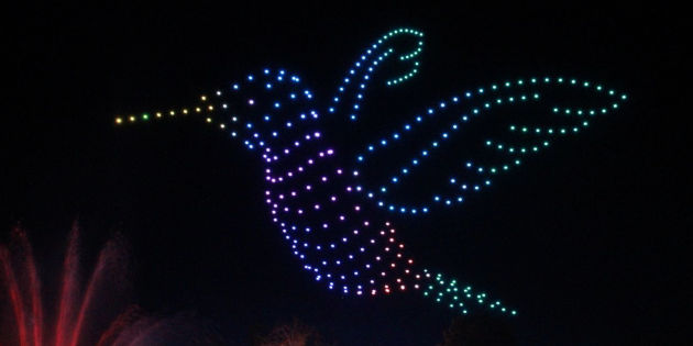 États-Unis : Spectacle lumineux époustouflant grâce aux drones à Wild Adventures