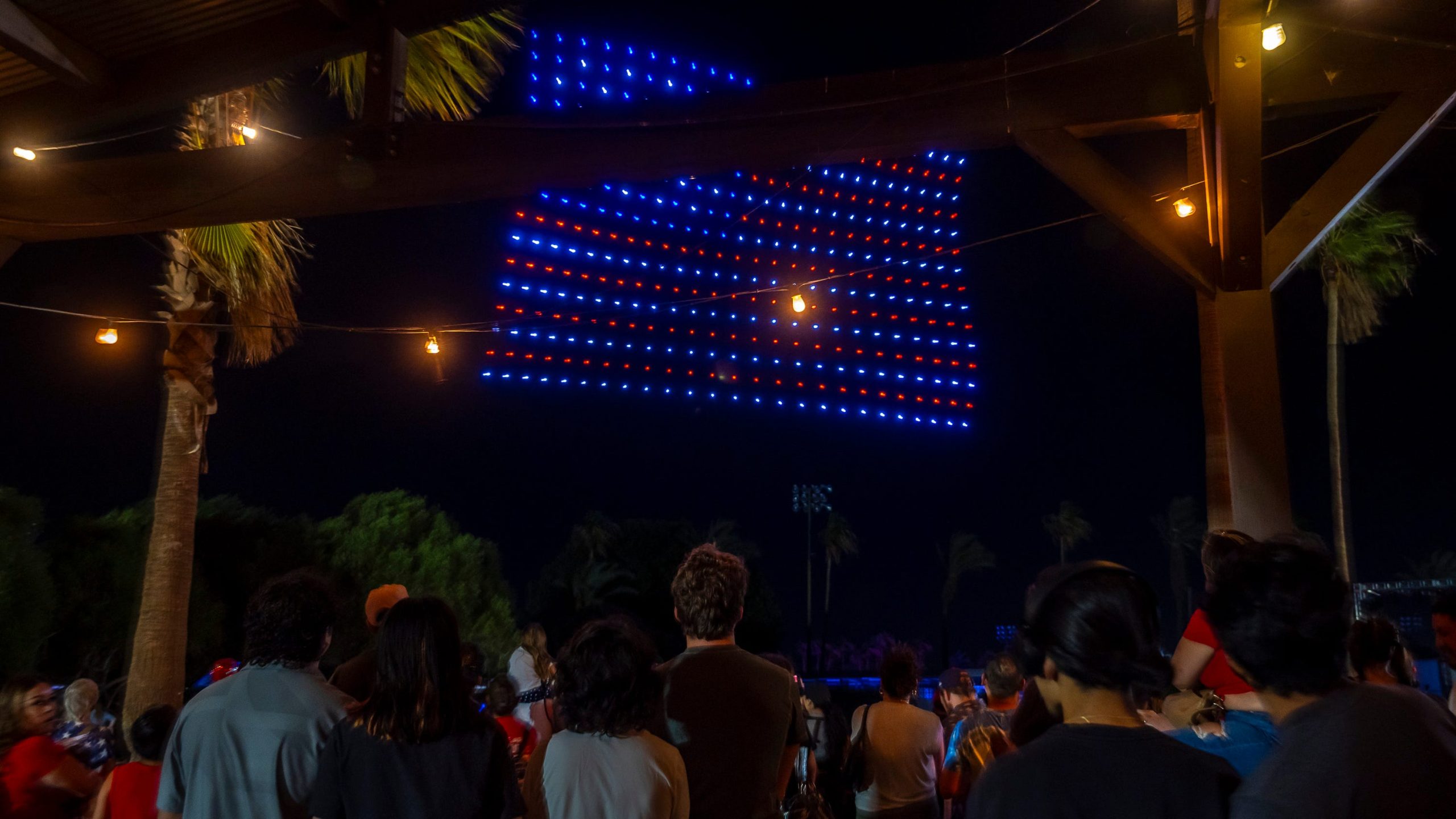 Fête de l&rsquo;Indépendance à Indio : Un Spectacle Éblouissant de Drones