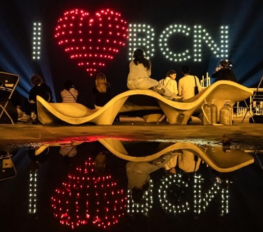 Flock Drone Art illumine le ciel des festivités estivales