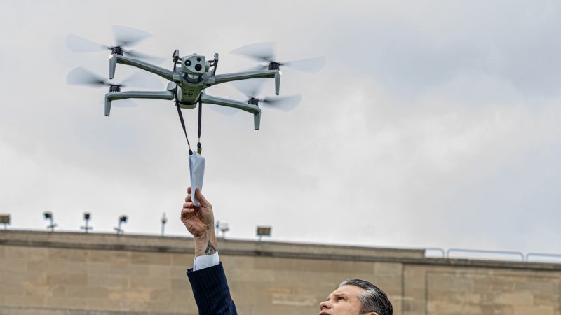 Hegseth Memo : Une Nouvelle Ère pour la Domination des Drones Militaires Américains