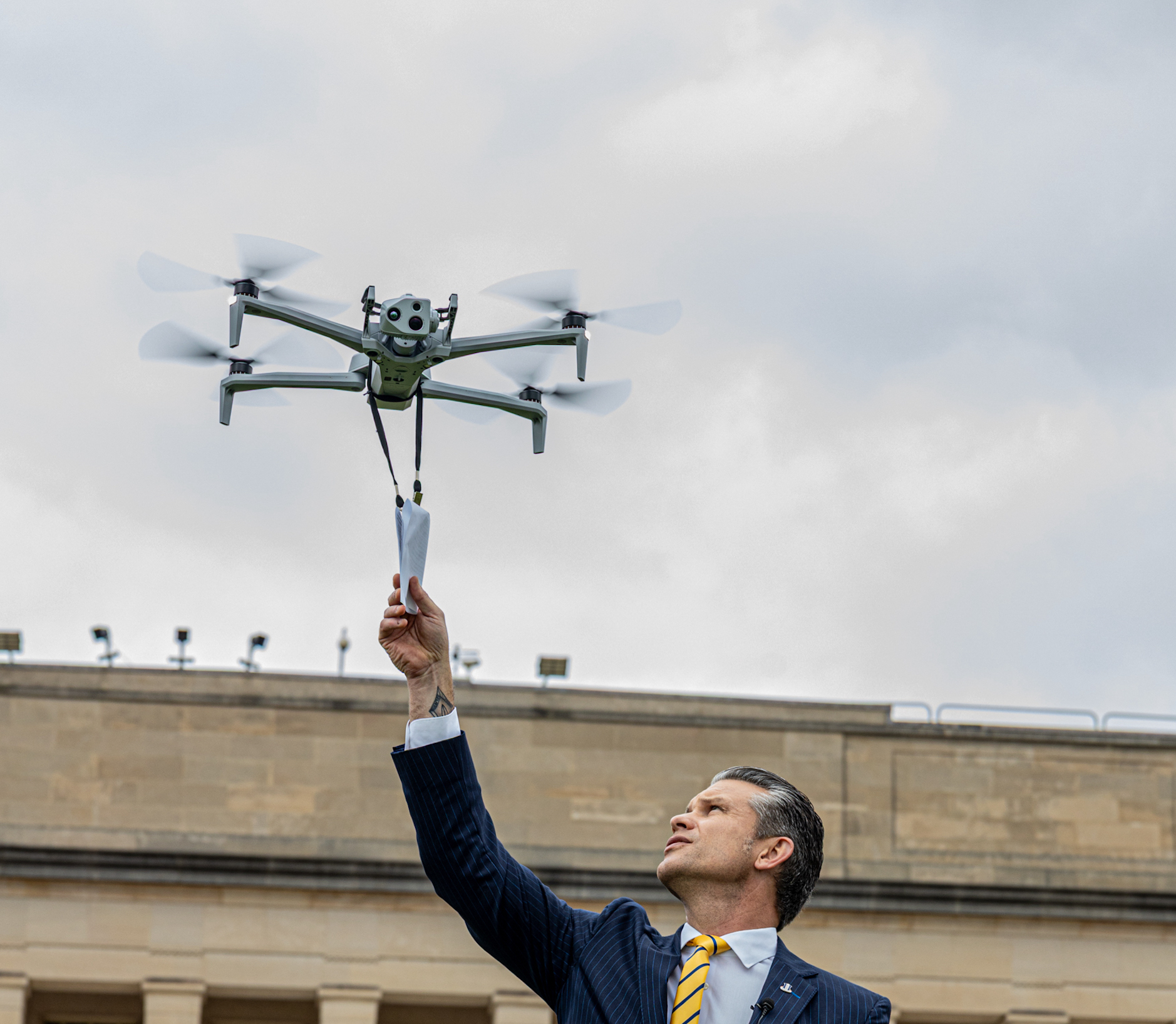 Hegseth Memo : Une Nouvelle Ère pour la Domination des Drones Militaires Américains