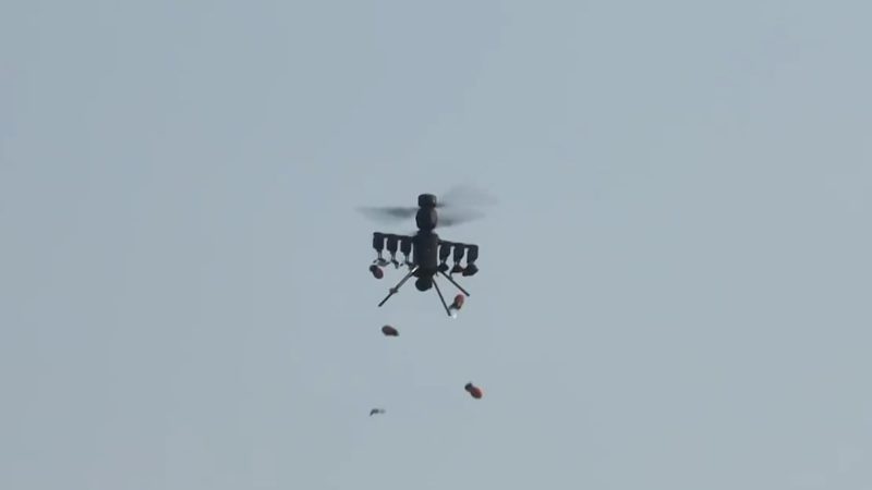 La Chine teste une nuée de drones-bombes à faible coût