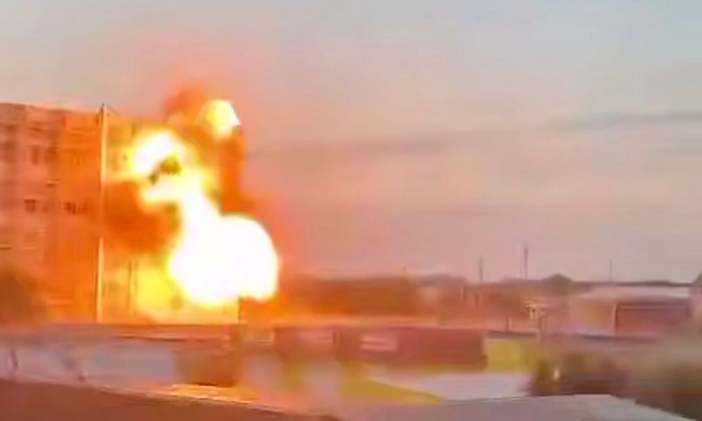 #Ukraine Attaque de drones ukrainiens sur une importante usine de guerre électronique russe