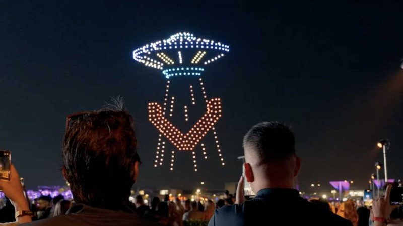 Un spectacle de drones cinématographique illuminera le ciel de Toronto en juillet 2025