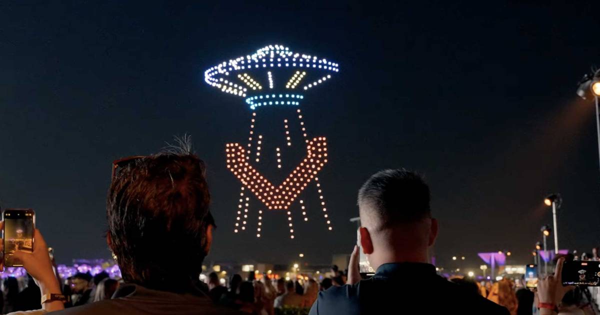 Un spectacle de drones cinématographique illuminera le ciel de Toronto en juillet 2025