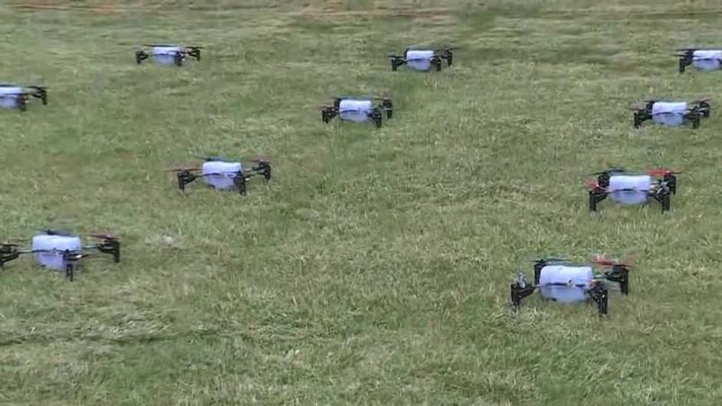Un spectacle de drones remplace les traditionnels feux d&rsquo;artifice à Lawrence, Kansas