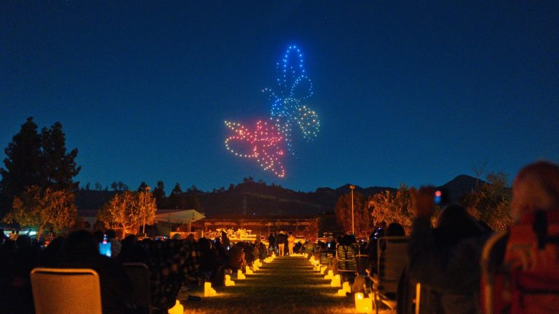 Un spectacle époustouflant de drones illuminera le ciel de Boston ce soir