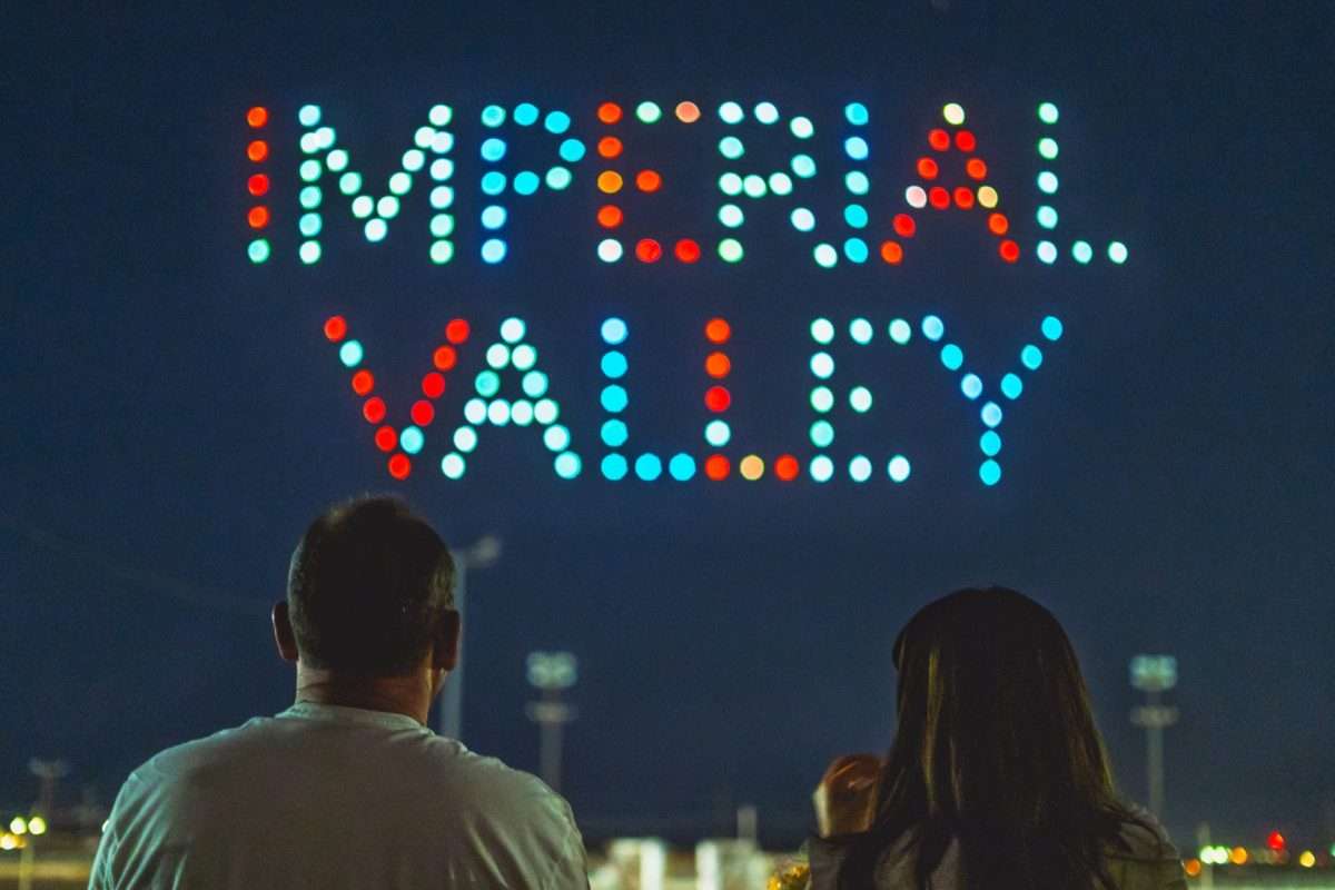 Une célébration haute en couleurs : spectacles de drones aux États-Unis