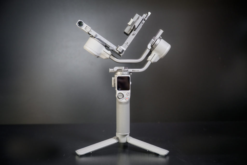 Découverte du nouveau stabilisateur DJI RS 4 Mini : Une révolution pour les vidéastes