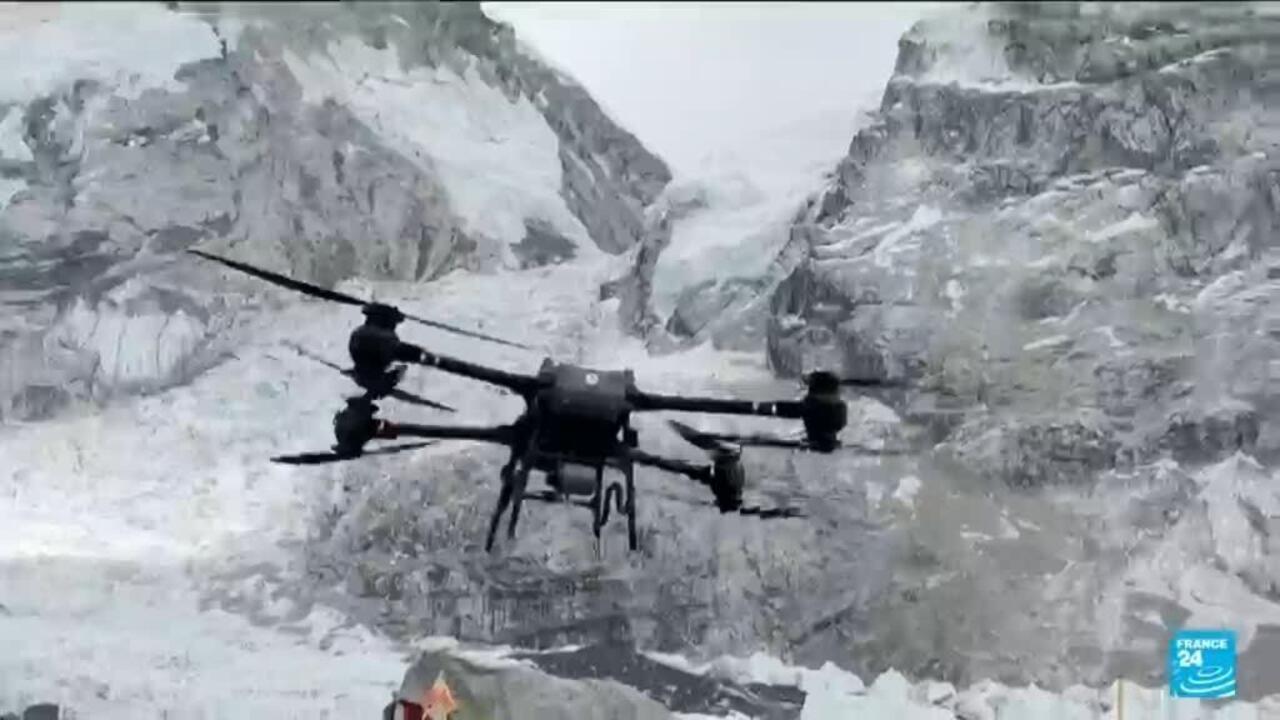 Dépollution de l&rsquo;Everest : les drones à la rescousse