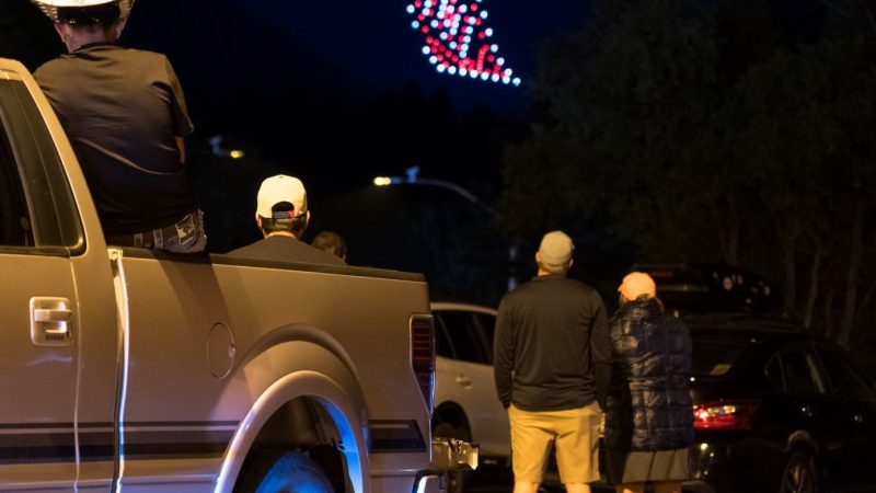 #États-Unis – Flagstaff célèbre le 4 juillet avec des drones au lieu de feux d&rsquo;artifice