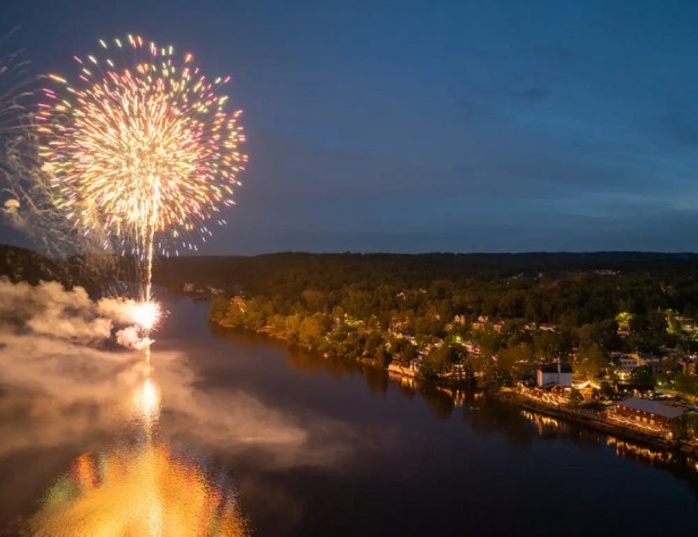 #États-Unis Nouveau Spectacle de Feux d&rsquo;Artifice et de Drones à New Hope-Lambertville