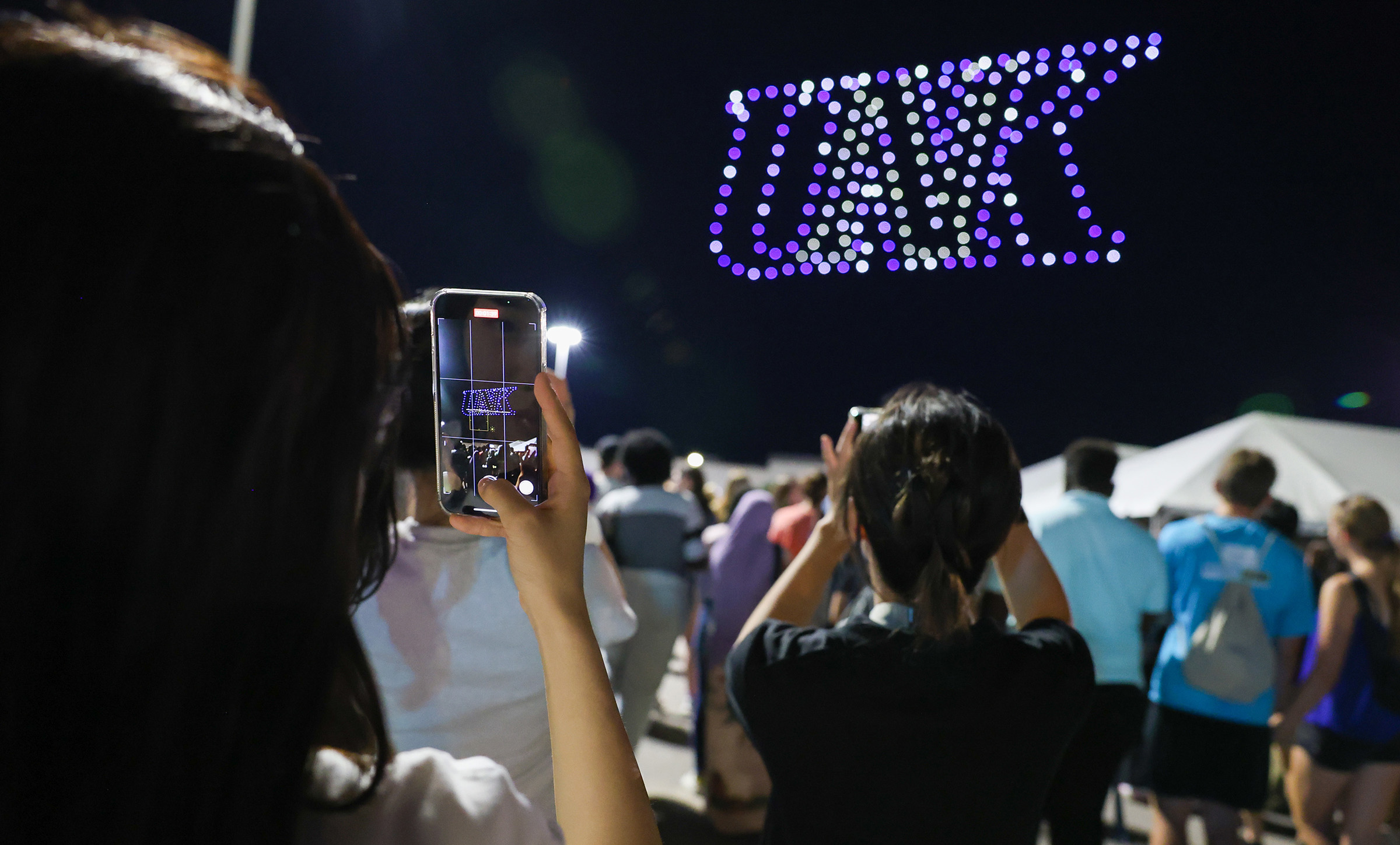 États-Unis: Un spectacle de rentrée scolaire illuminé par un impressionnant ballet de drones