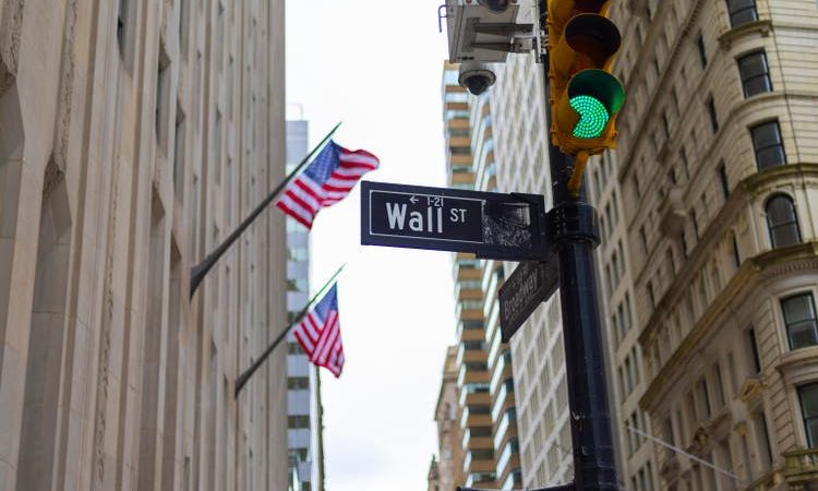 Impact des performances des indices boursiers sur le secteur des drones