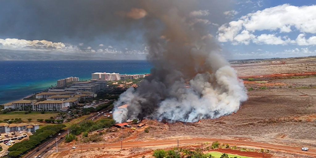 Impressionnantes images capturées par drone des incendies à Hawaï
