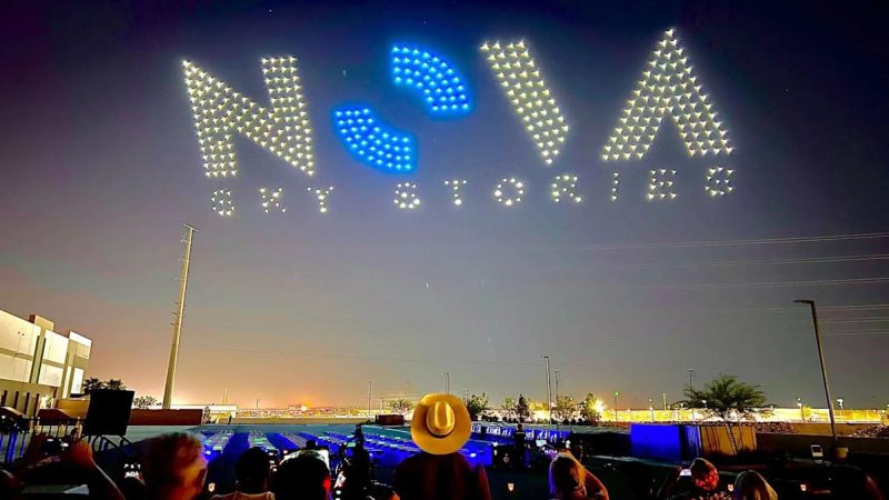 Jeffrey Katzenberg et Kimbal Musk discutent des innovations en technologie, y compris les drones