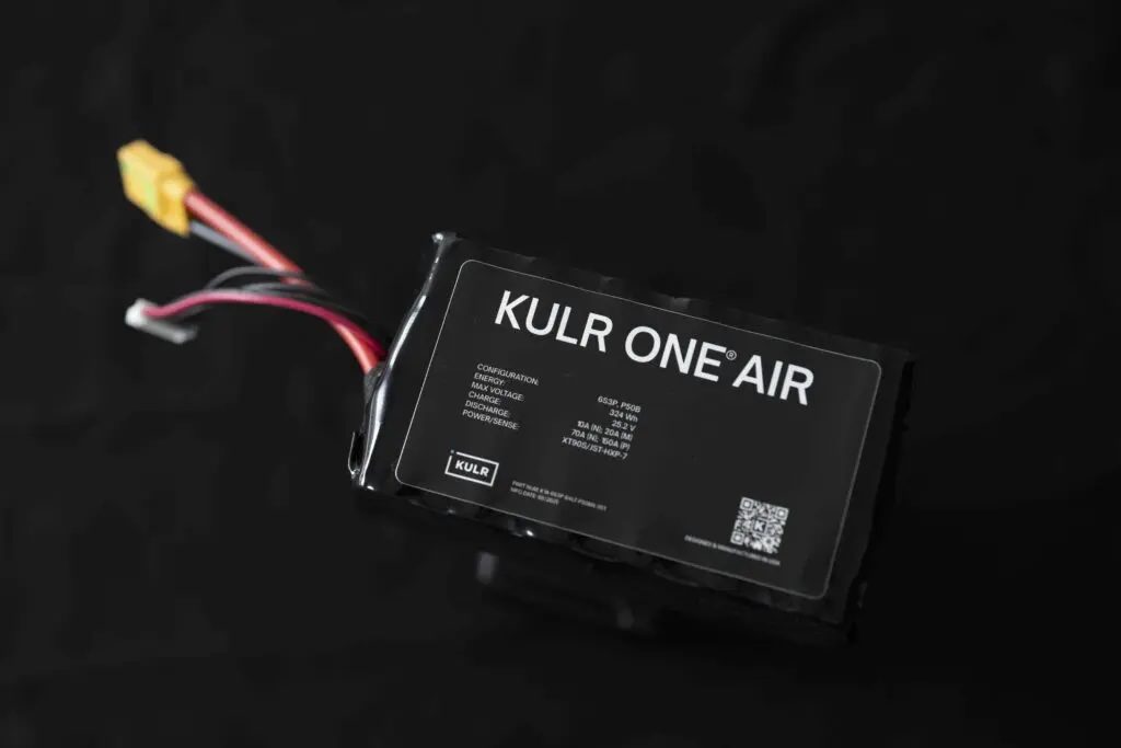 KULR annonce un partenariat avec Amprius et Molicel pour le lancement de batteries de drones avancées