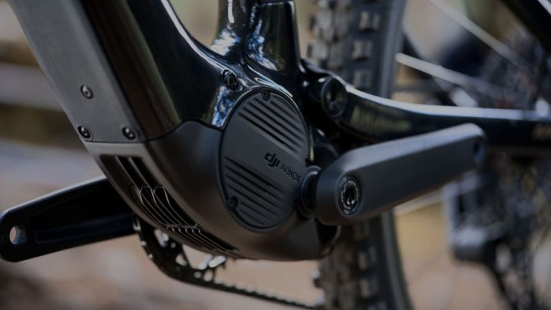 L&rsquo;UCI interdit les drones DJI Avinox dans les compétitions cyclistes