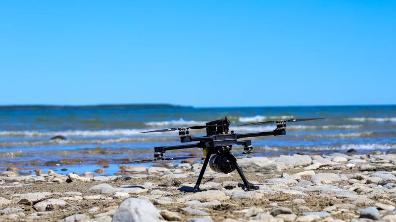 Les États-Unis testent de nouveaux drones à fibres optiques anti-brouillage