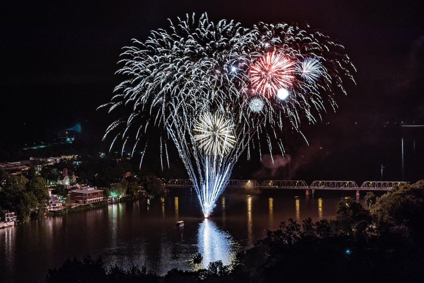 Nouvelle ère pour les feux d&rsquo;artifice : le spectacle de drones à New Hope
