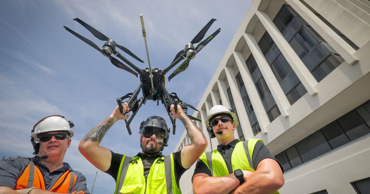 Révolution dans le nettoyage : des drones pour laver les bâtiments à haute pression