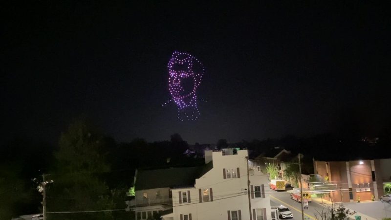 Semaine Inaugurale à Greencastle : Un Spectacle de Drones Illumine le Ciel