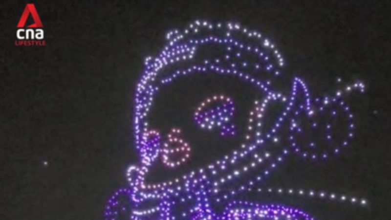 Spectacle Lumineux à Singapour : Les Drones à l&rsquo;Effigie des Personnages de Pop Mart Illuminent la Baie Marina