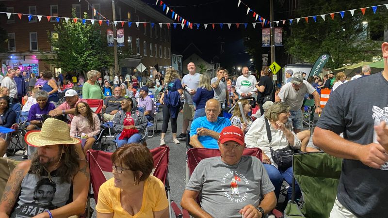 Spectacle Lumineux dans le Ciel de Greencastle-Antrim