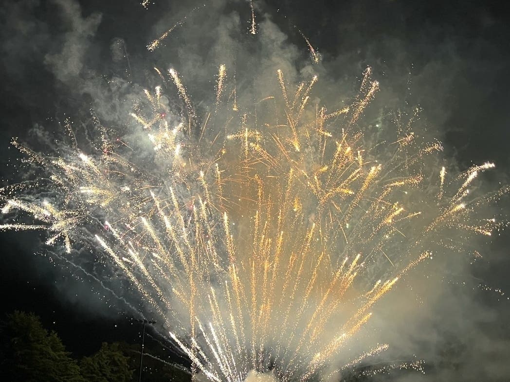 Spectacle de drones éblouit lors de la Nuit Nationale à Horsham