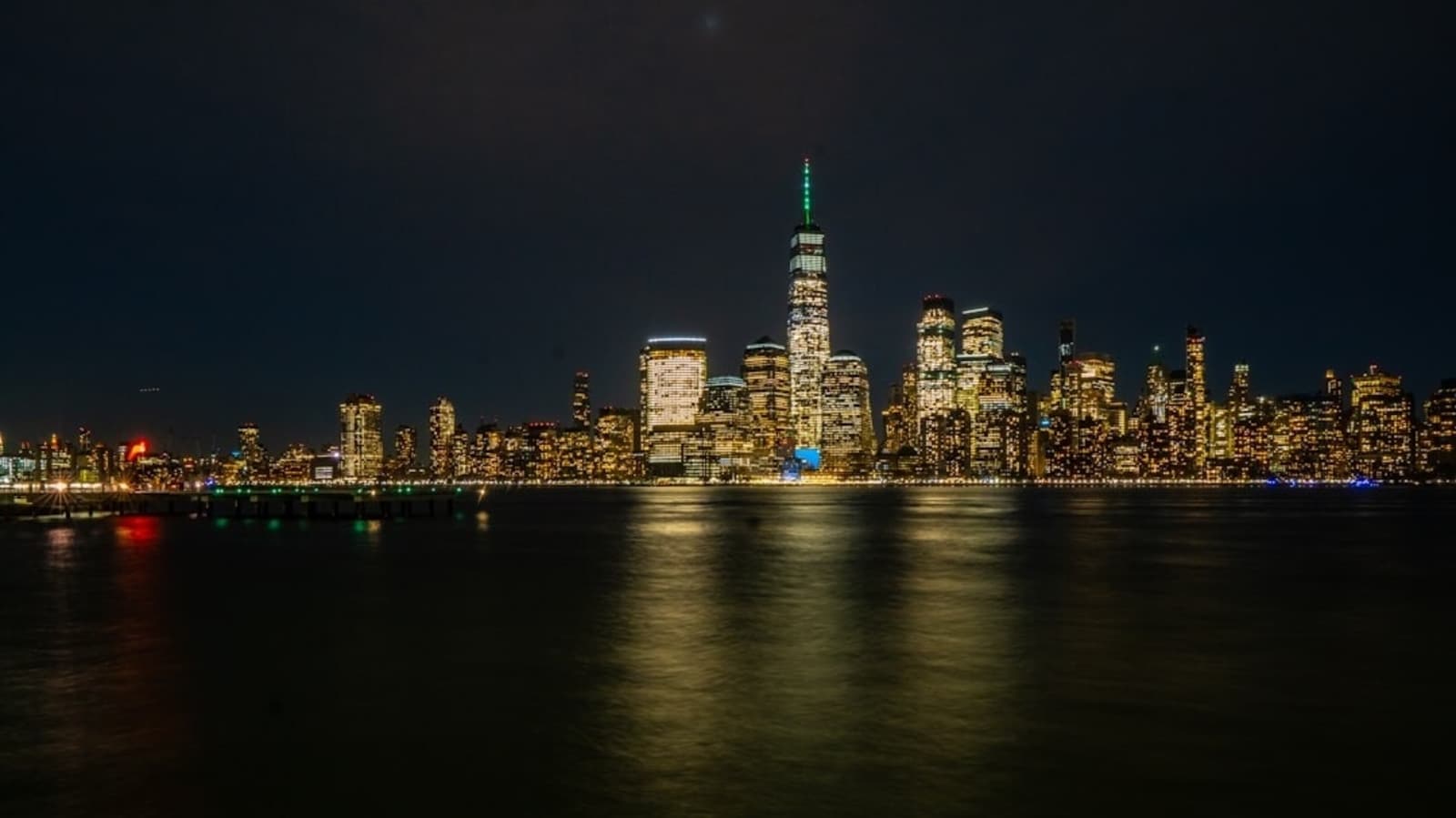 Spectacle époustouflant de drones au-dessus de l&rsquo;East River à New York
