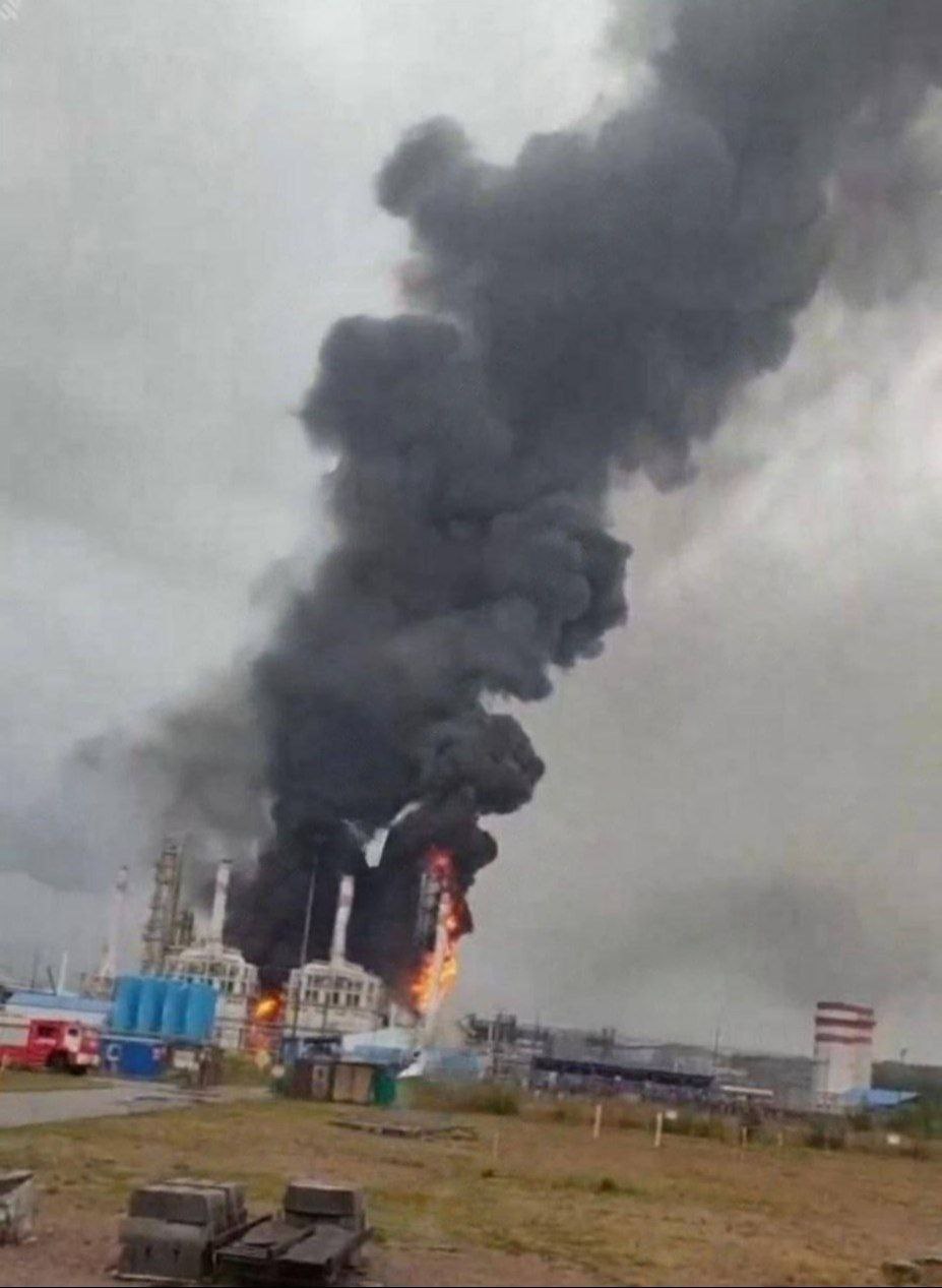 #Ukraine Attaque coordonnée de drones ukrainiens sur des infrastructures russes