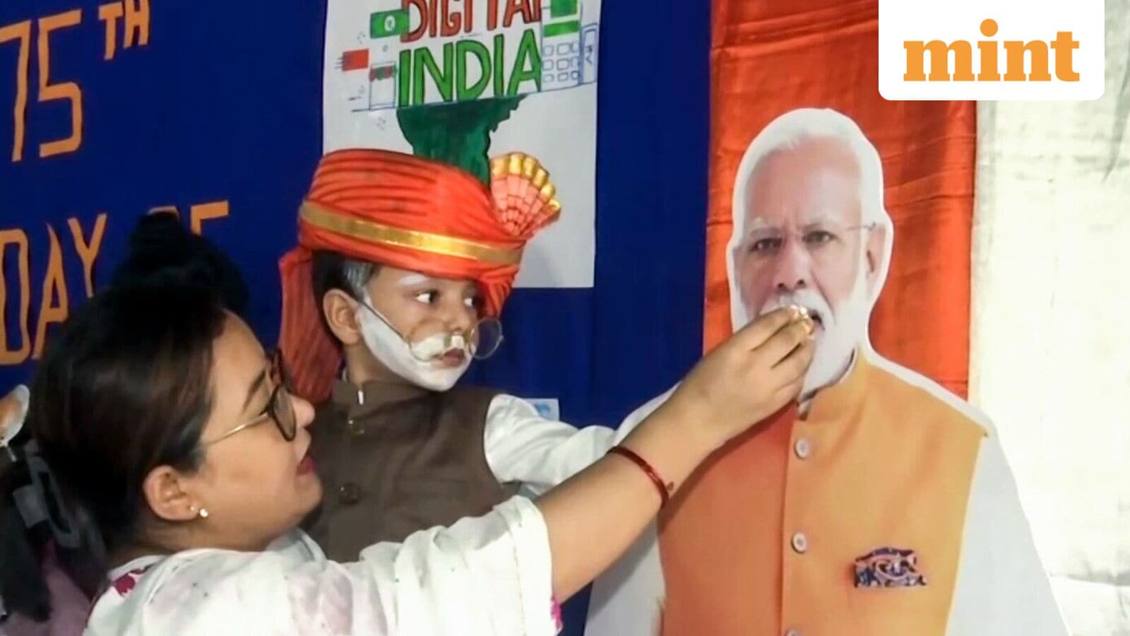 Célébration grandiose des 75 ans du Premier Ministre Narendra Modi avec des spectacles de drones