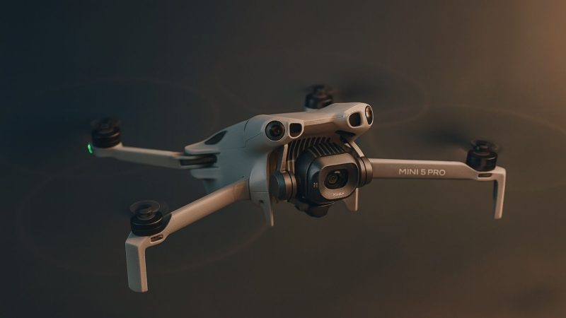 Comparaison DJI Mini 5 Pro vs DJI Mini 4 Pro : quelle évolution pour les drones miniatures ?
