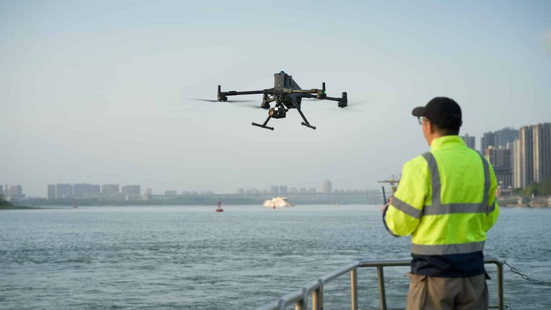 DJI alerte la FAA : Les nouvelles règles BVLOS pourraient immobiliser les drones