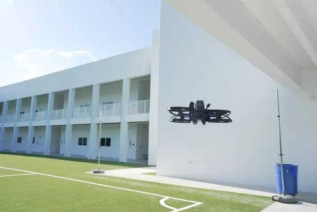 Des drones armés dans les écoles de Floride pour contrer les tireurs