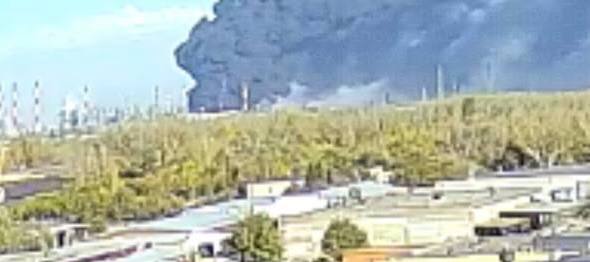 Des drones ukrainiens atteignent une raffinerie de pétrole en Russie à 1300 km de profondeur