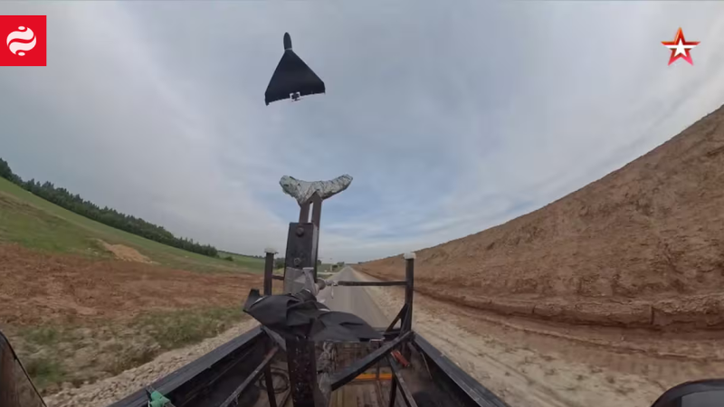 Des experts chinois testent des drones de combat en Russie